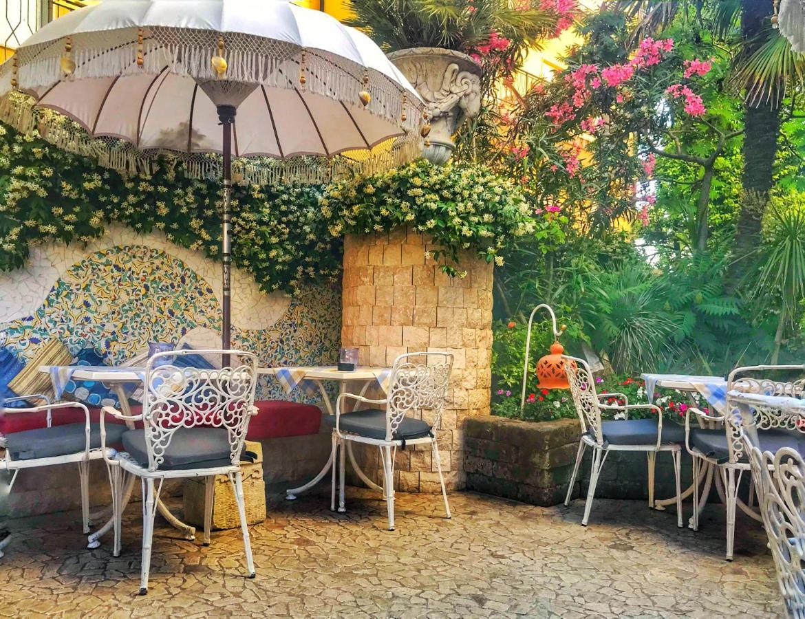 Milton Boutique Hotel - Adults Only Лидо-ди-Езоло Экстерьер фото