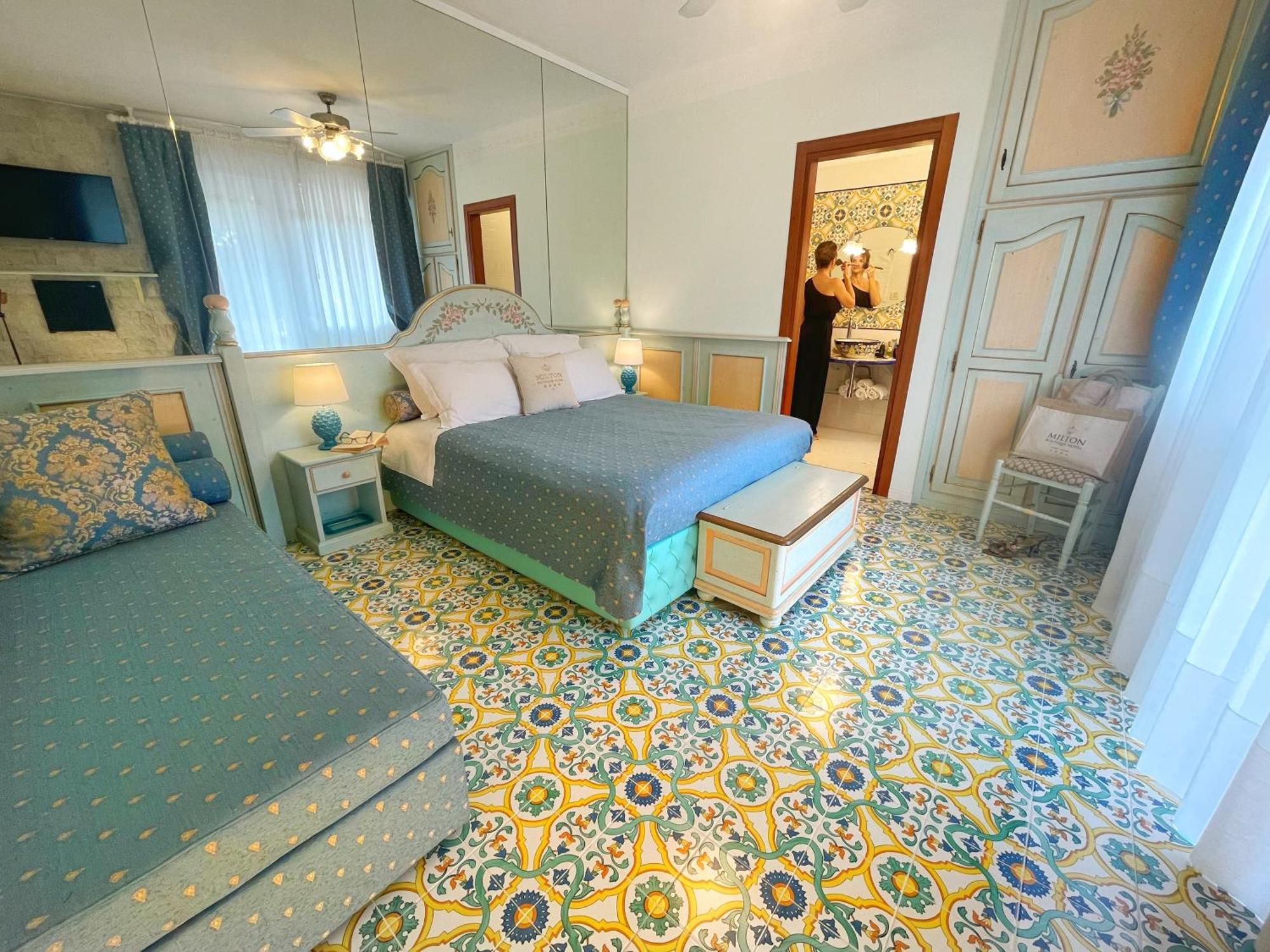 Milton Boutique Hotel - Adults Only Лидо-ди-Езоло Экстерьер фото